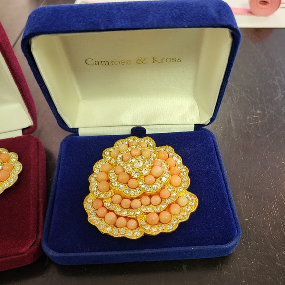 Camrose and Kross matching earring and brooch set from JBK collection - Picture 3 of 7